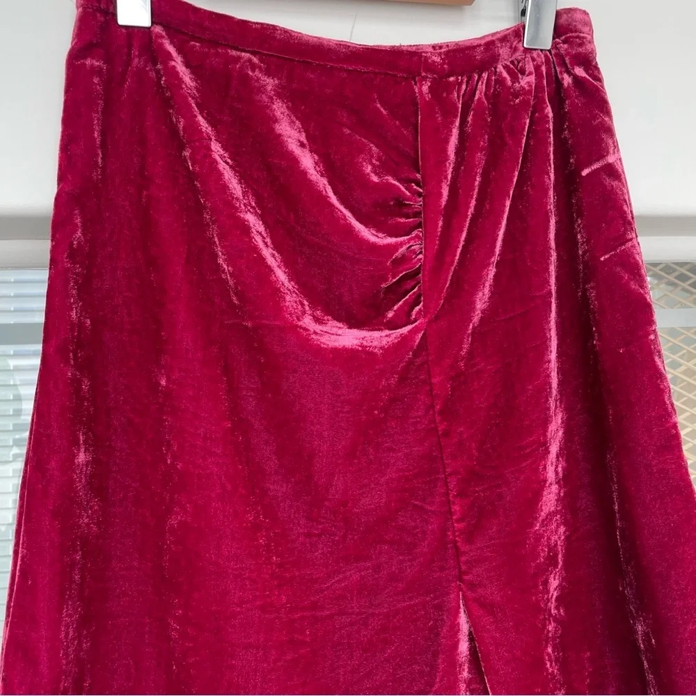 SOLD Anthropologie Velvet Mini Skirt Size 4 Small Medium Red Holiday Festive - Picture 3 of 8